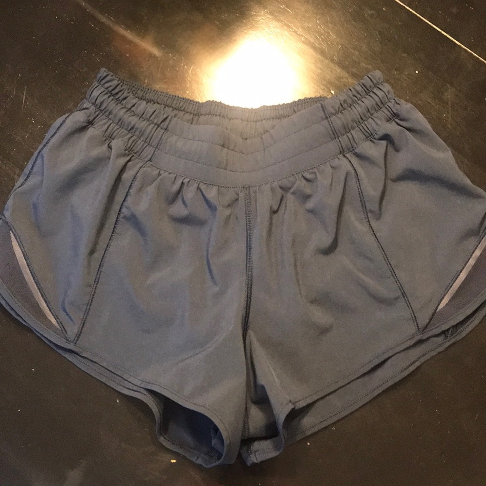 Lululemon Hotty Hot Short 2.5"
Navy